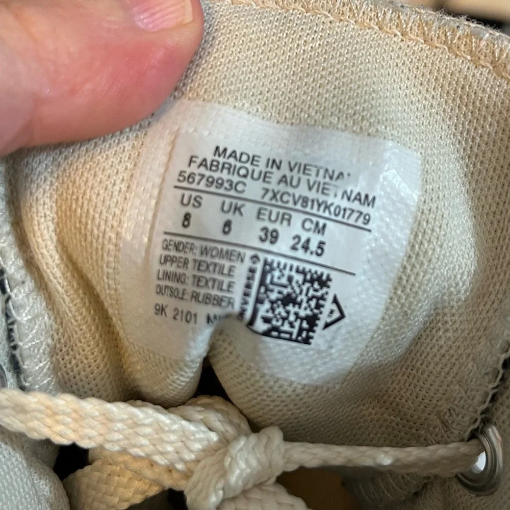 Converse Embroidered Floral Chuck Taylor All Star Black High Top Canvas Shoe 8 - Picture 4 of 8